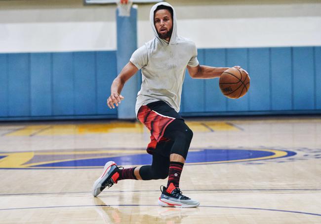 当对手出现失误，我们的球员是怎样把握的...