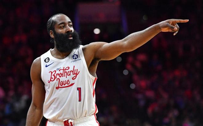 篮球湖人球员场上发挥获得球迷认可