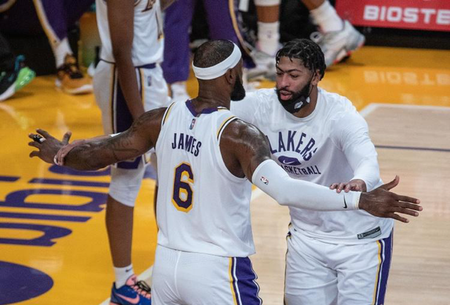 马丁内利：我进球后和马杜埃凯有过交流，我说他的进球更精彩