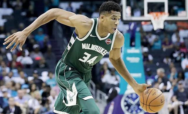 《亲女儿！《明日方舟》1／7阿米娅 报童手办开启预定》