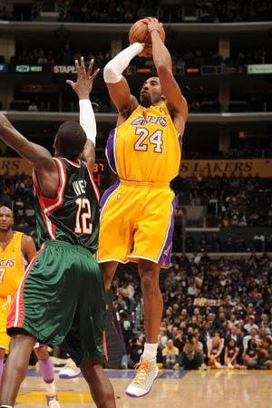 弗兰克：布伦南转会一事已接近敲定，球队今天防守表现很出色