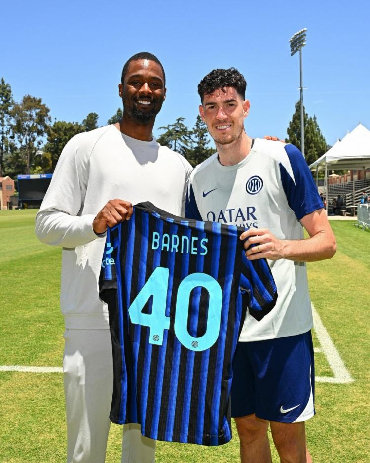 斯诺克英锦赛：吴宜泽和庞俊旭携手晋级 跻身16强